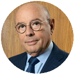 O governo, as intervenções e os esqueletos