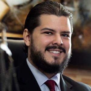 É possível assumir dois cargos públicos simultaneamente?