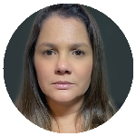 Flávia Gomes Flávia Gomes