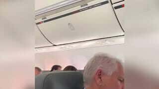 Lewandowski x Advogado - Passageiro protesta em voo após confusão