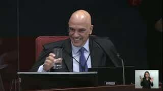 Mesmo seguindo Marco Aurélio, Moraes termina como redator: "sina"