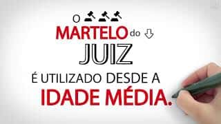 Por que os juízes usam martelo no tribunal?