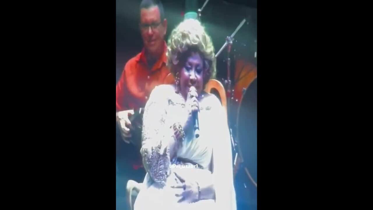 Alcione dedica show a Alexandre de Moraes, que estava na plateia, e público entoa: "Sem anistia"