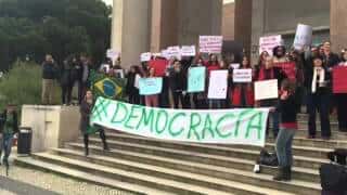 Protestos na abertura do Seminário luso-brasileiro em Lisboa Protestos na abertura do Seminário luso-brasileiro em Lisboa