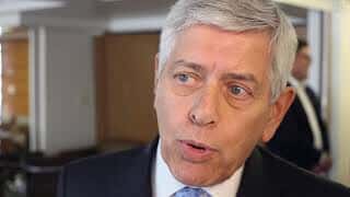 Templo é dinheiro - Especialista comentam o aumento da bancada religiosa Templo é dinheiro - Especialista comentam o aumento da bancada religiosa