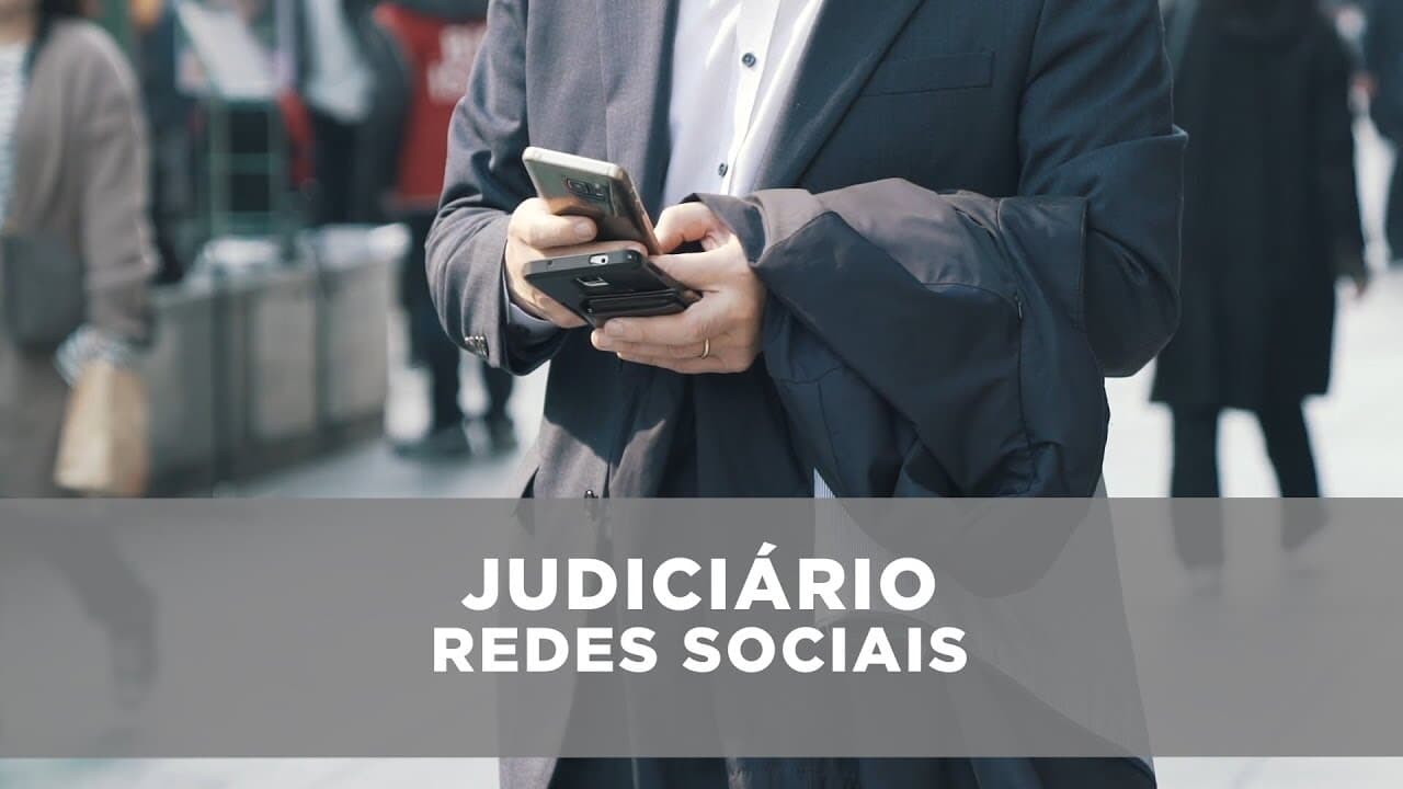 Juíza usa memes e bom humor para falar de Direito nas redes sociais