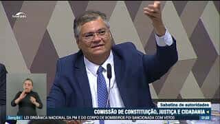 Dino rebate Flávio Bolsonaro: "Se você não acredita em regulação, não acredita no parlamento"
