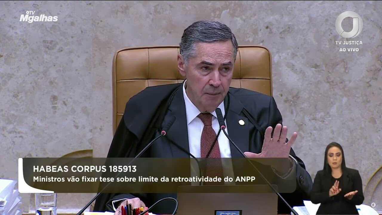 Ministro Barroso diz que recusa de réus do 8/1 ao ANPP é manifestação ideológica de permanecer preso