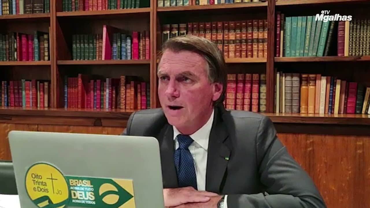 Bolsonaro diz que já tem dois nomes para o STF se reeleito