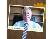 Marco Aurélio manda gravata para advogado de 71 anos após campanha
