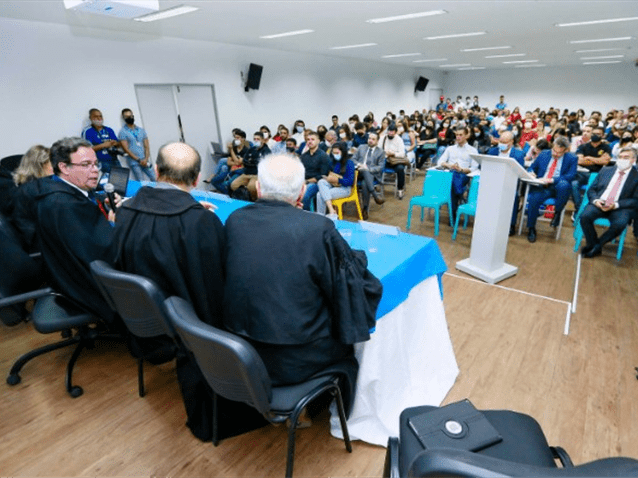 Alunos de Direito participam de sessão de julgamento da 1ª Câmara Cível do TJAL (Imagem: Foto: Túlio Korossy Marques)