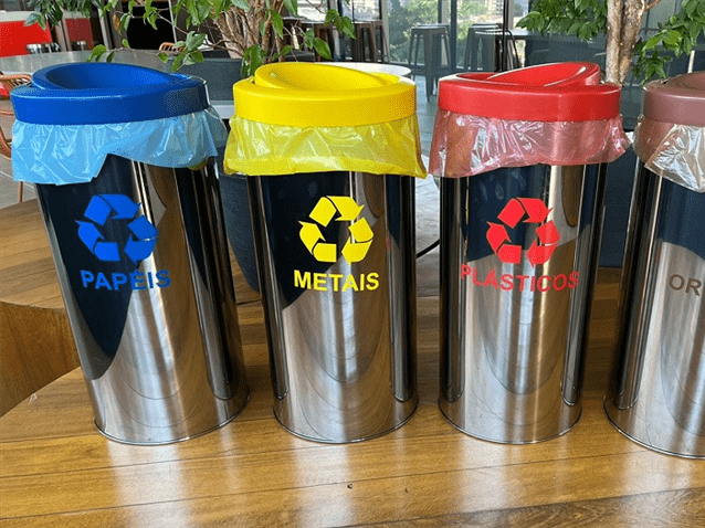 Cerca de 200 lixeiras serão substituídas por pontos de coleta seletiva. (Imagem: Divulgação /asbz)