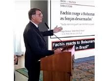 TSE confirma decisão que excluiu vídeo de Bolsonaro com embaixadores