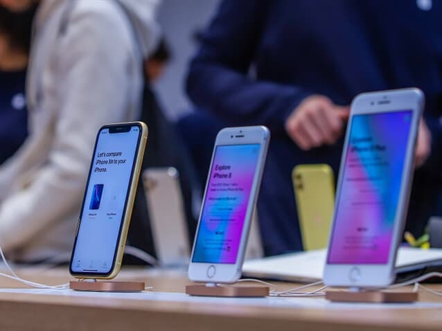 Justiça rejeita pedido de consumidor que comprou iPhone sem carregador