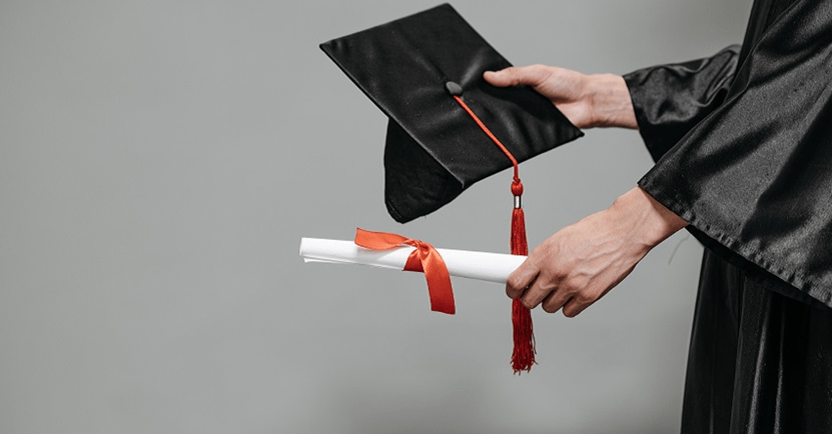 Aluna será indenizada e terá diploma após erro em nota no sistema - migalhas