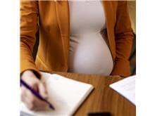 Após negativa, advogada grávida de 9 meses terá audiência remarcada