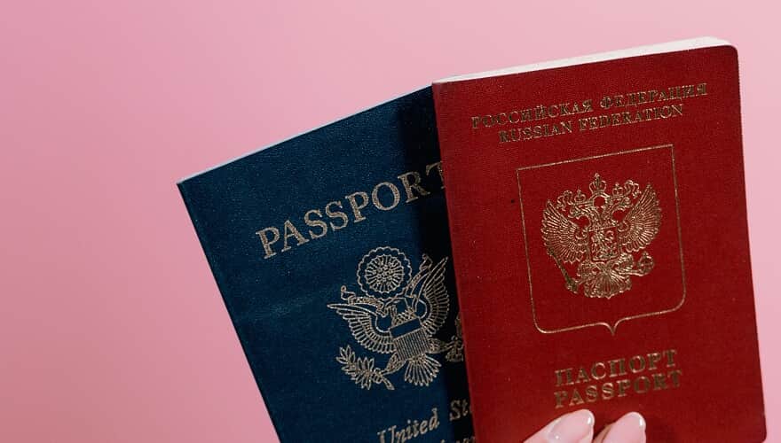 Seção afirma que a ordem de retenção do passaporte atende às condições específicas do caso. (Imagem: Pexels)