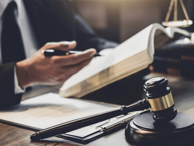 "Oportunistas jurídicos": Juiz critica ações massificadas de advogados