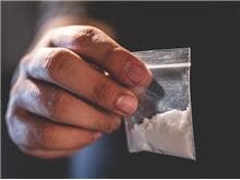 STJ desclassifica tráfico em caso de apreensão de 1,7 grama de cocaína