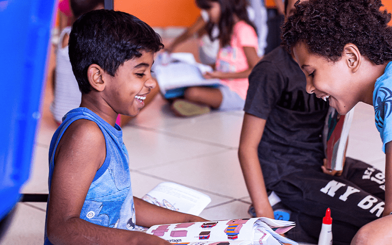 Crianças do Projeto Alicerce. (Imagem: Site Projeto Alicerce)