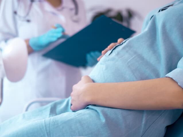 Operadora é condenada por descredenciar hospital 7 dias antes de parto
