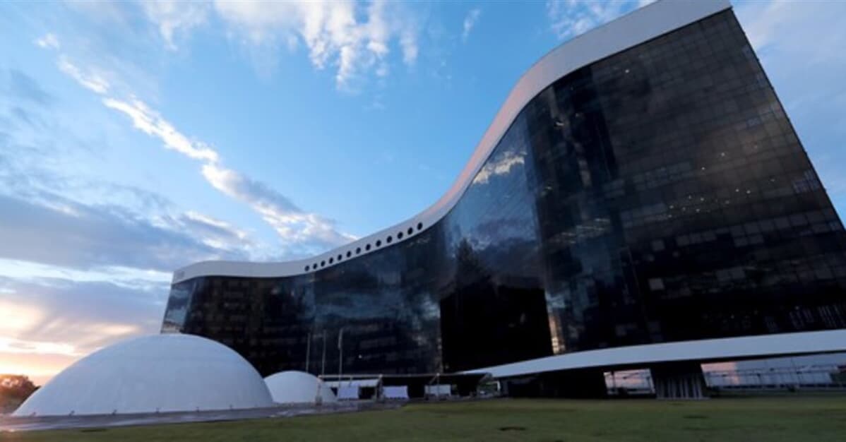 STF mantém validade de convenções partidárias presididas por condenado - Migalhas - Portais