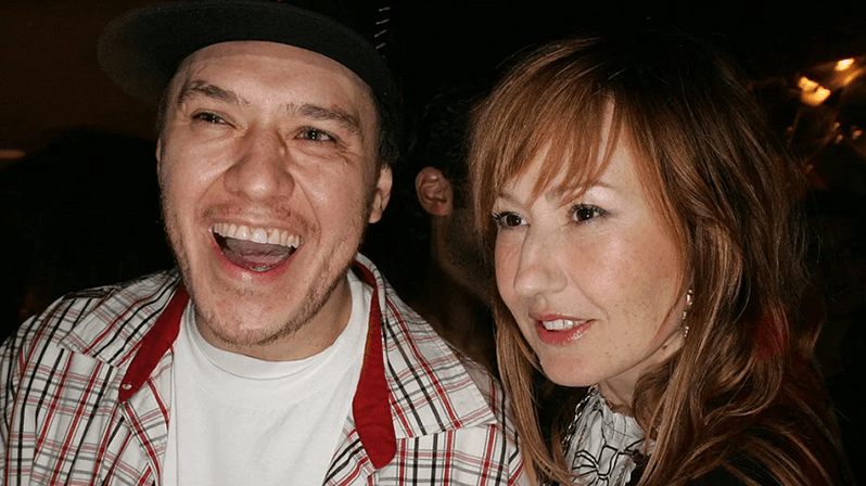 Viúva de Chorão disputa marca Charlie Brown Jr. com filho do cantor