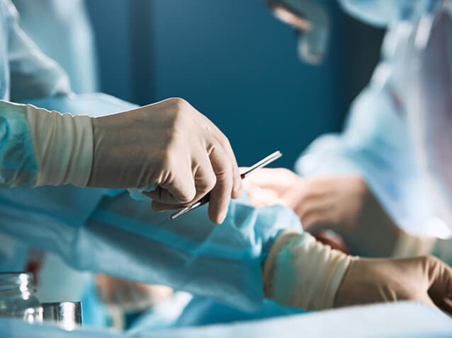 Plano deve custear cirurgia robótica a segurado com câncer de próstata
