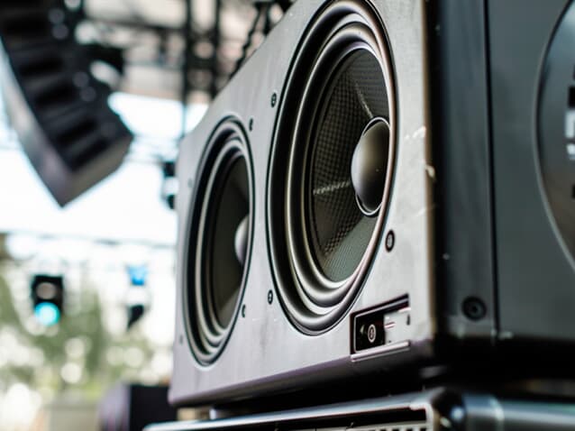 Empresa é absolvida de poluição sonora por ruído de caixa de som