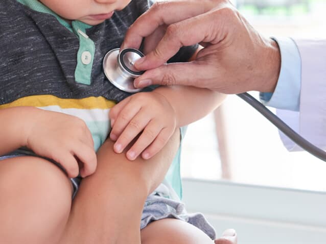Unimed deve manter plano de saúde de criança em tratamento médico