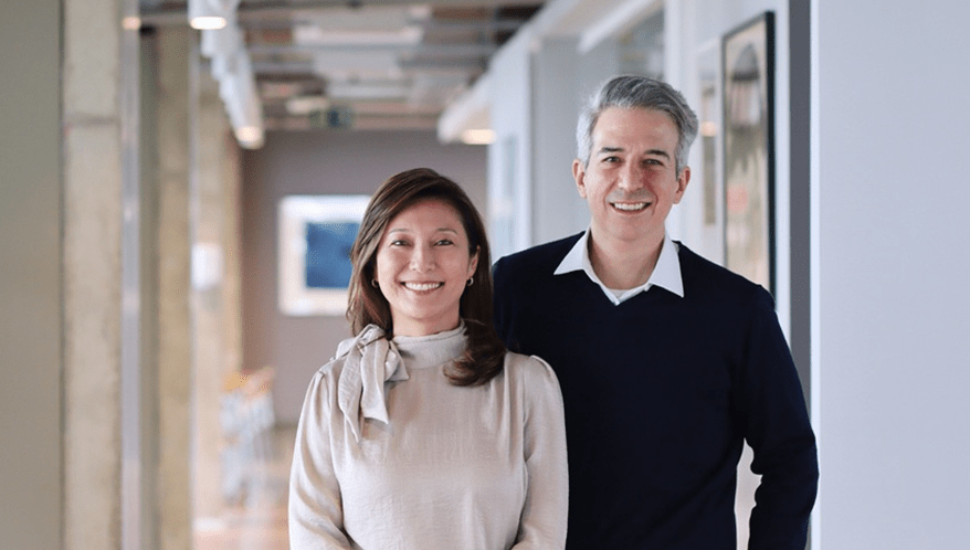 Mirella Mie Abe e Carlos Barbosa Mello. (Imagem: Divulgação)