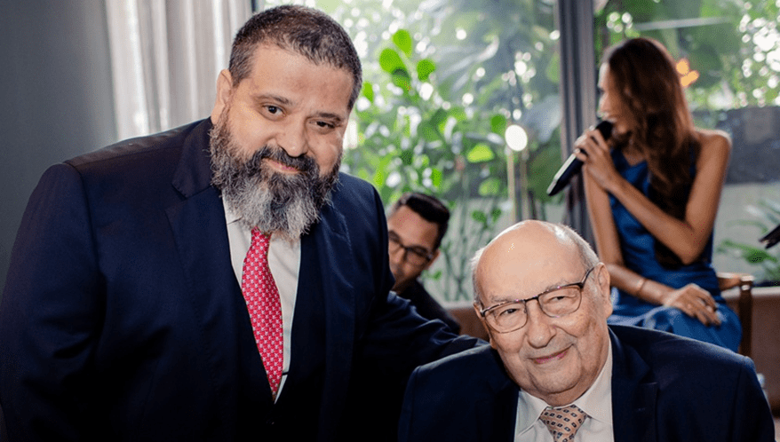 Eduardo Berbigier, um dos organizadores do evento, e Ives Gandra Martins. (Imagem: Divulgação)