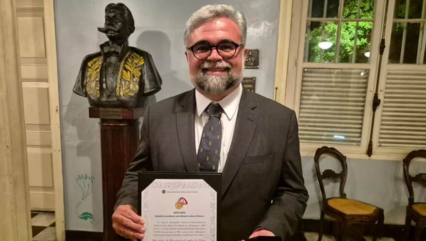 Mauricio Corrêa da Veiga é homenageado pelo TRT-6 com a Comenda Conselheiro João Alfredo Corrêa de Oliveira (Imagem: Divulgação)