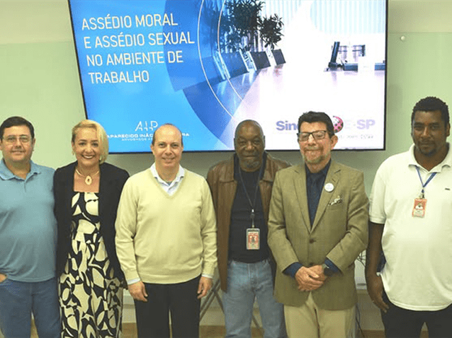 Aparecido Inácio Ferrari de Medeiros apresenta palestra sobre assédio Aparecido Inácio Ferrari de Medeiros apresenta palestra sobre assédio