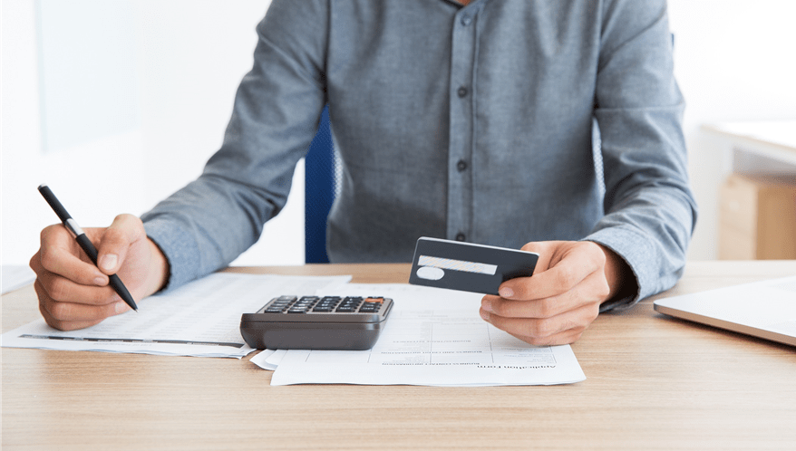 Juiz rejeita revisão de empréstimo consignado e afasta alegações de juros abusivos.  (Imagem: Freepik)