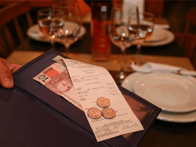 Restaurantes devem se adaptar à lei para evitar passivos trabalhistas