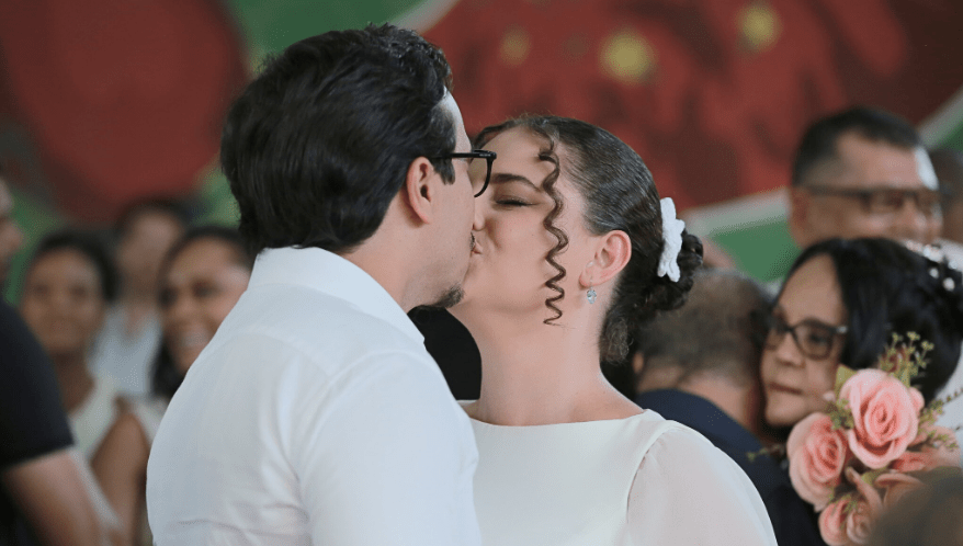 Isabela Rebouças Maia e Erik Leoni se casaram em cerimônia coletiva com casais na comunidade Kalunga.  (Imagem: Agno Santos/TJGO)