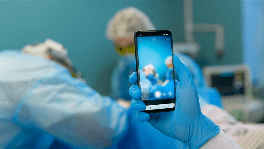 Hospital e médico pagarão R$ 30 mil a paciente filmado no centro cirúrgico.  (Imagem: Freepik)