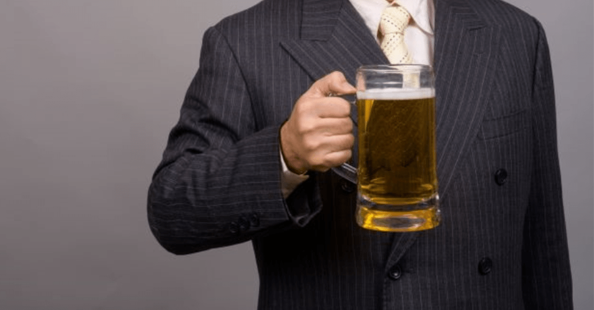 Imagem ilustrativa de Juiz Revela Que Relator de Acórdão Era Proprietário de Bar de Cerveja Gelada