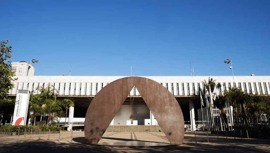 É inconstitucional reajuste superior a servidores do Executivo.  (Imagem: Guilherme Bergamini/ALMG)