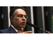 Câmara cassa mandato de André Vargas