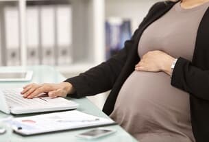 Prazo para comunicação da gravidez: solução da omissão legal por acordo ou convenção coletiva