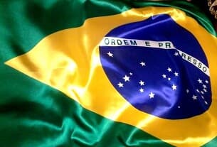 Entre avanços e ameaças à democracia brasileira:  os 30 anos da Constituição do Brasil
