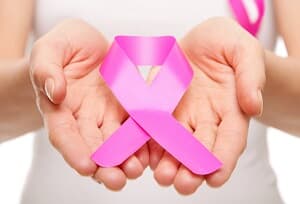 Câncer de mama e cirurgia reconstrutora: você sabe quais são os seus direitos?