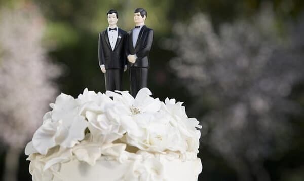 A Suprema Corte dos EUA e seus bolos de casamentos hiperexpressivos
