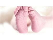Mãe com recém-nascido na UTI consegue licença-maternidade por mais 120 dias após alta hospitalar