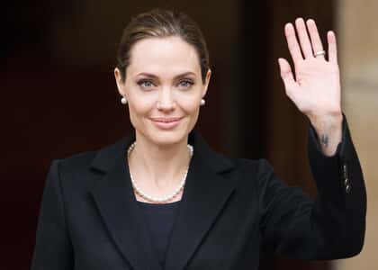 Outubro Rosa: a leitura genética de Angelina Jolie