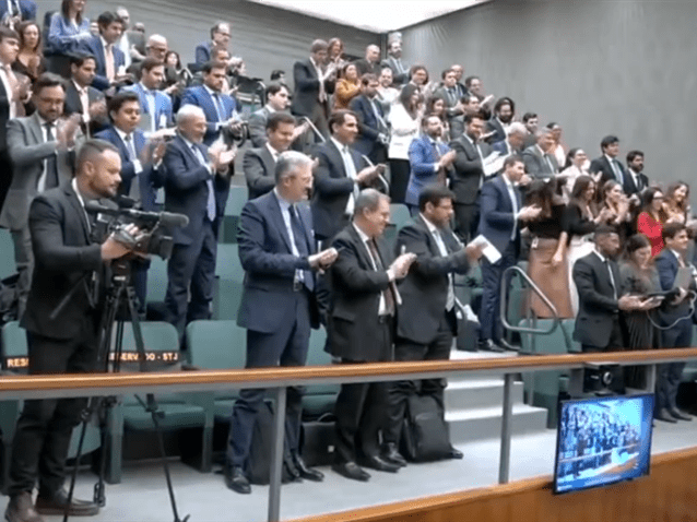  (Imagem: Reprodução/Youtube)